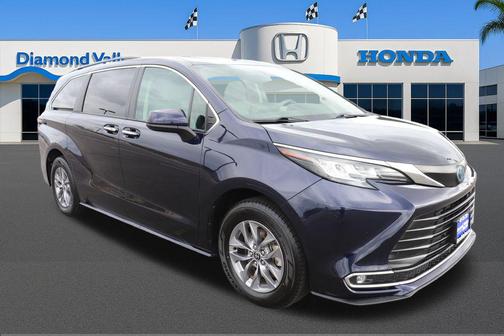 2023 Toyota Sienna XLE