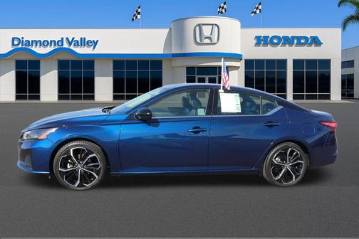 2023 Nissan Altima SR FWD