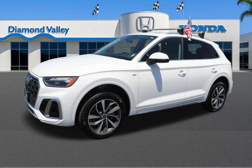 White 2024 Audi Q5 45 S line Premium Plus