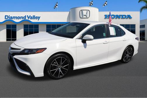 Super White 2021 Toyota Camry SE