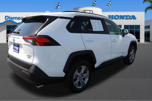 Ice 2025 Toyota RAV4 XLE