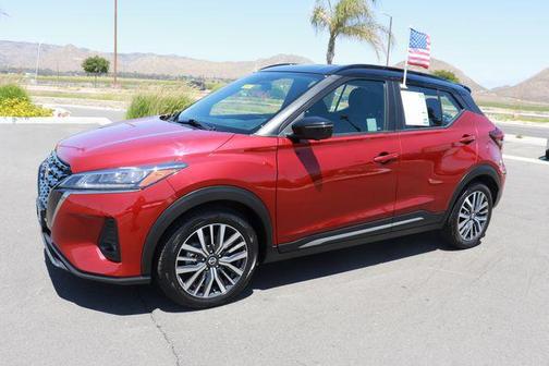 2021 Nissan Kicks SR