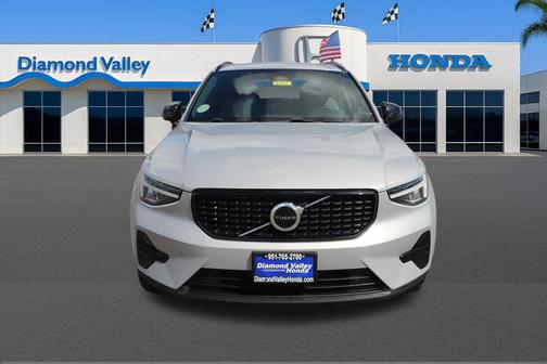 2024 Volvo XC40 B5 Core