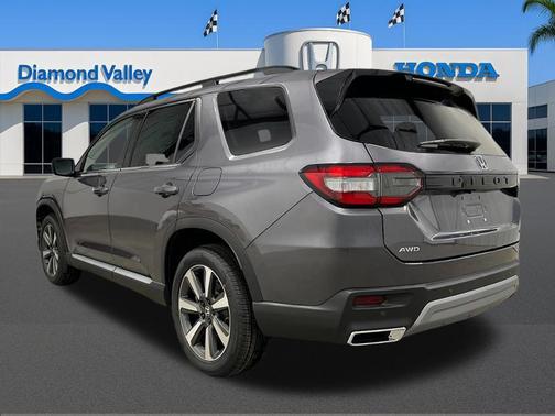 2025 Honda Pilot Touring 8-Passenger