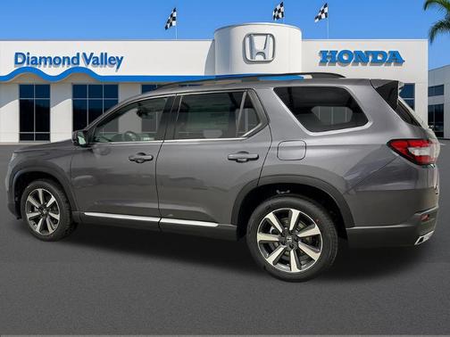 2025 Honda Pilot Touring 8-Passenger