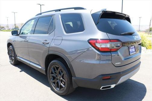 2025 Honda Pilot Touring 8-Passenger