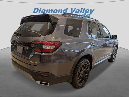 2025 Honda Pilot Touring 8-Passenger
