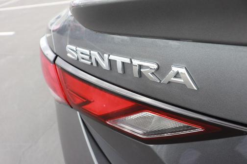 Gun Metallic 2020 Nissan Sentra SR