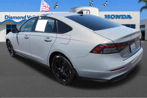 Urban Gray Pearl 2025 Honda Accord SE