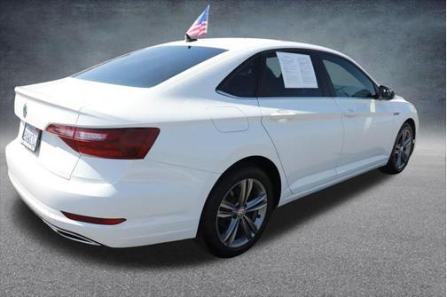 2021 Volkswagen Jetta 1.4T R-Line
