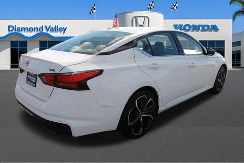 2023 Nissan Altima SR FWD