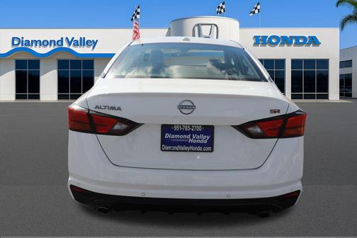 2023 Nissan Altima SR FWD