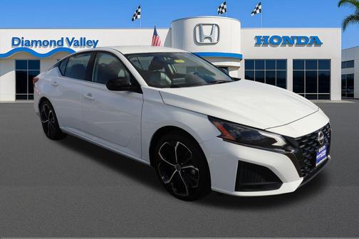 2023 Nissan Altima SR FWD