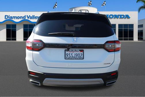 2025 Honda Pilot Touring 8-Passenger