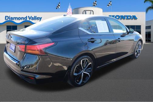 2023 Nissan Altima SR FWD