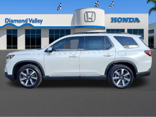 2025 Honda Pilot Touring 8-Passenger