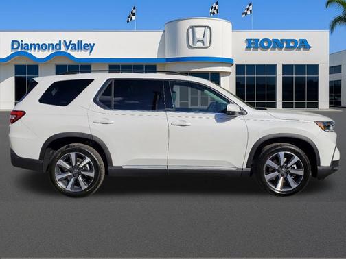 2025 Honda Pilot Touring 8-Passenger