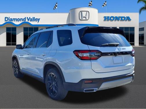 2025 Honda Pilot Touring 8-Passenger