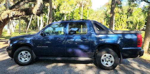 2011 Chevrolet Avalanche 1500 LS