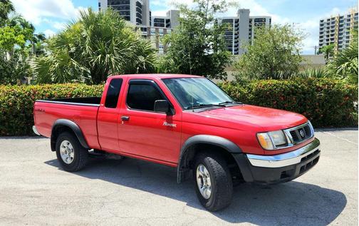 2000 Nissan Frontier SE Desert Runner King Cab