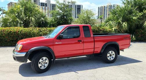 2000 Nissan Frontier SE Desert Runner King Cab