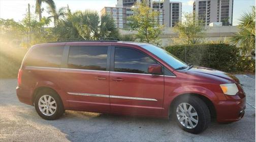 2014 Chrysler Town & Country Touring