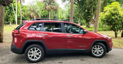 2017 Jeep Cherokee Sport