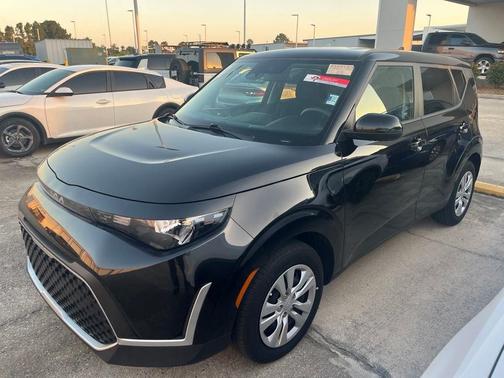 Black 2025 Kia Soul LX