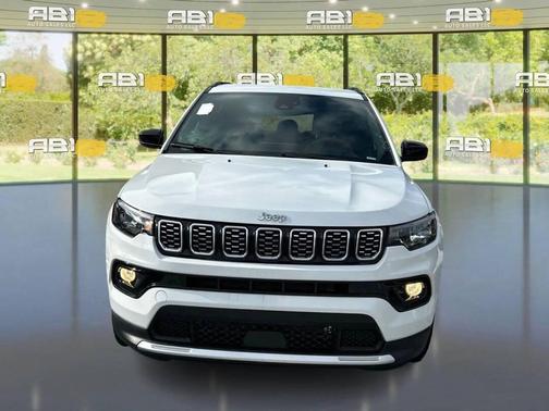 Bright White Clearcoat 2024 Jeep Compass Latitude