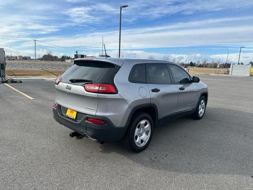2016 Jeep Cherokee Sport
