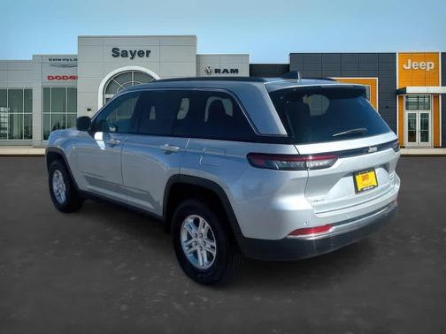 2024 Jeep Grand Cherokee Laredo