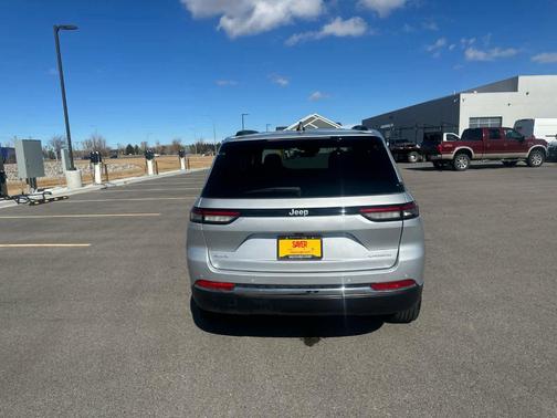 2024 Jeep Grand Cherokee Laredo