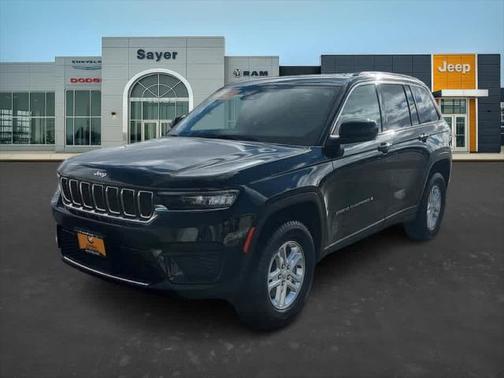 2023 Jeep Grand Cherokee Laredo 4x4