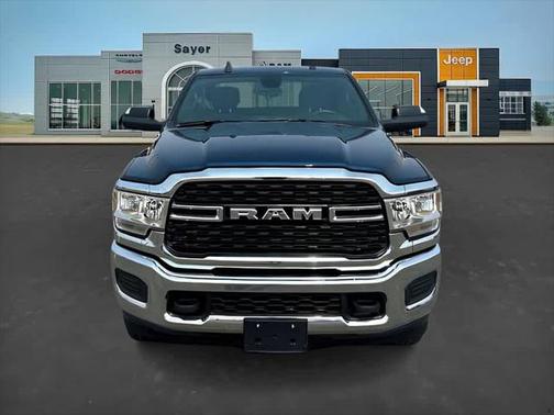 2022 RAM 2500 Big Horn Crew Cab 4x4 64' Box
