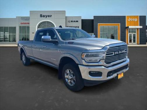 2020 RAM 3500 Laramie Crew Cab 4x4 8 Box