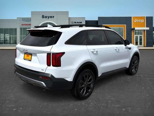 Glacial White Pearl 2023 Kia Sorento X-Line SX Prestige