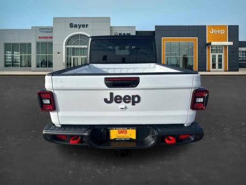 Bright White Clearcoat 2026 Jeep Gladiator Rubicon