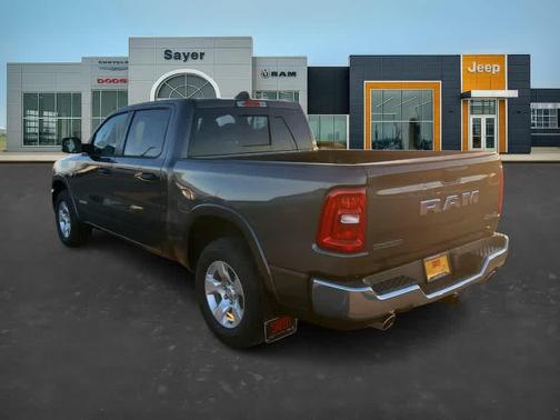Granite Crystal Clearcoat Metallic 2026 RAM 1500 Big Horn/Lone Star