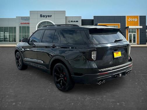 Agate Black 2023 Ford Explorer ST