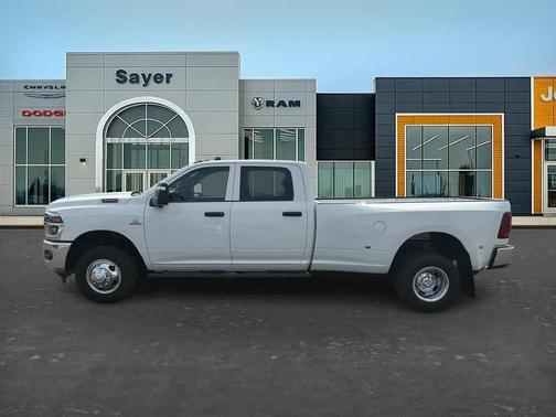 Bright White Clearcoat 2026 RAM 3500 Tradesman