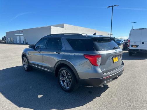 Carbonized Gray 2022 Ford Explorer XLT