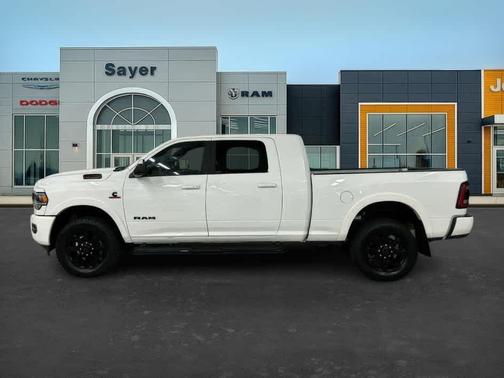 Bright White Clearcoat 2022 RAM 2500 Laramie