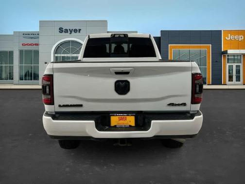 Bright White Clearcoat 2022 RAM 2500 Laramie