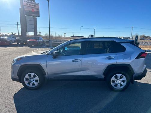 2020 Toyota RAV4 LE