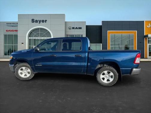 2024 RAM 1500 Big Horn Crew Cab 4x4 57' Box
