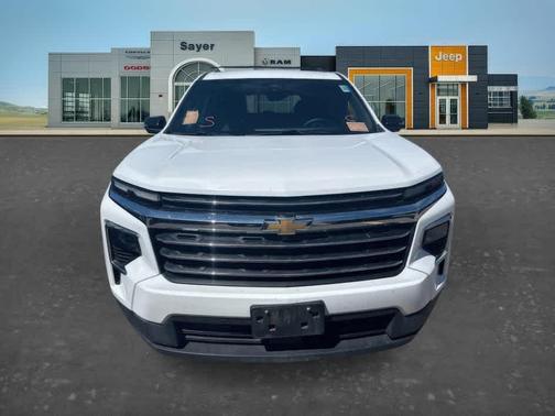 Summit White 2024 Chevrolet Traverse LT