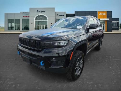 Diamond Black 2024 Jeep Grand Cherokee 4xe Trailhawk