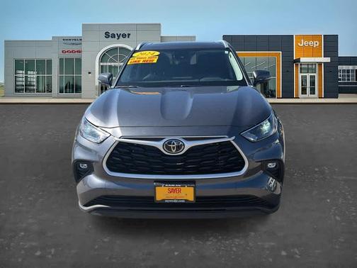 Magnetic Gray Metallic 2024 Toyota Highlander XLE