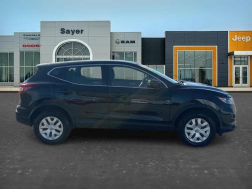 Magnetic Black Pearl 2020 Nissan Rogue Sport S