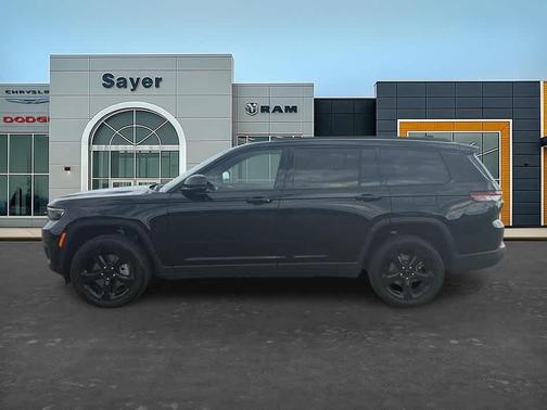 Diamond Black 2025 Jeep Grand Cherokee L Laredo